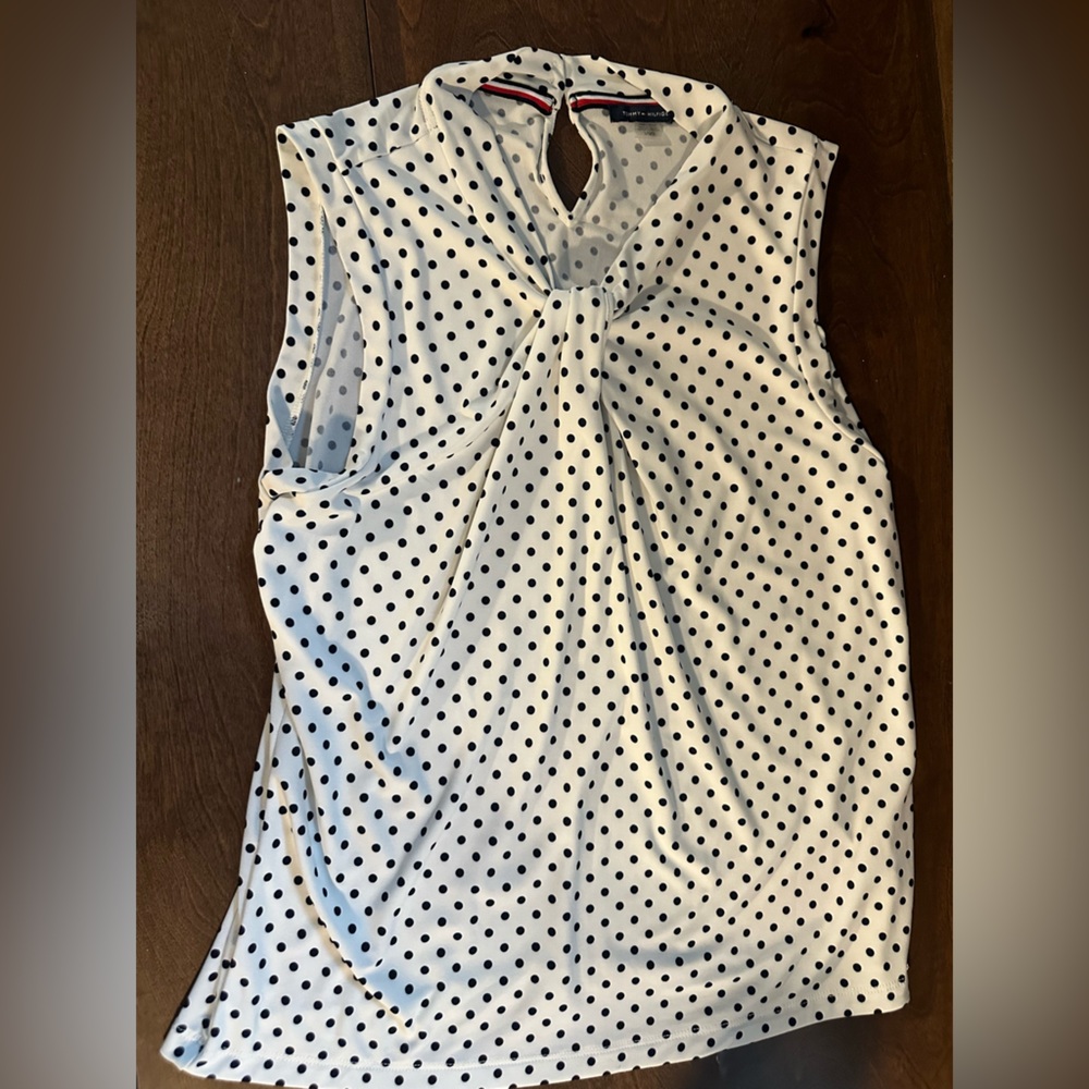 Tommy Hilfiger blouse with knot detail in front and keyhole closure in back.